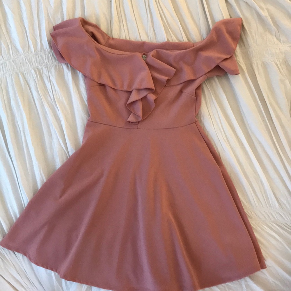 Pink Off the Shoulder Dress! 🎀